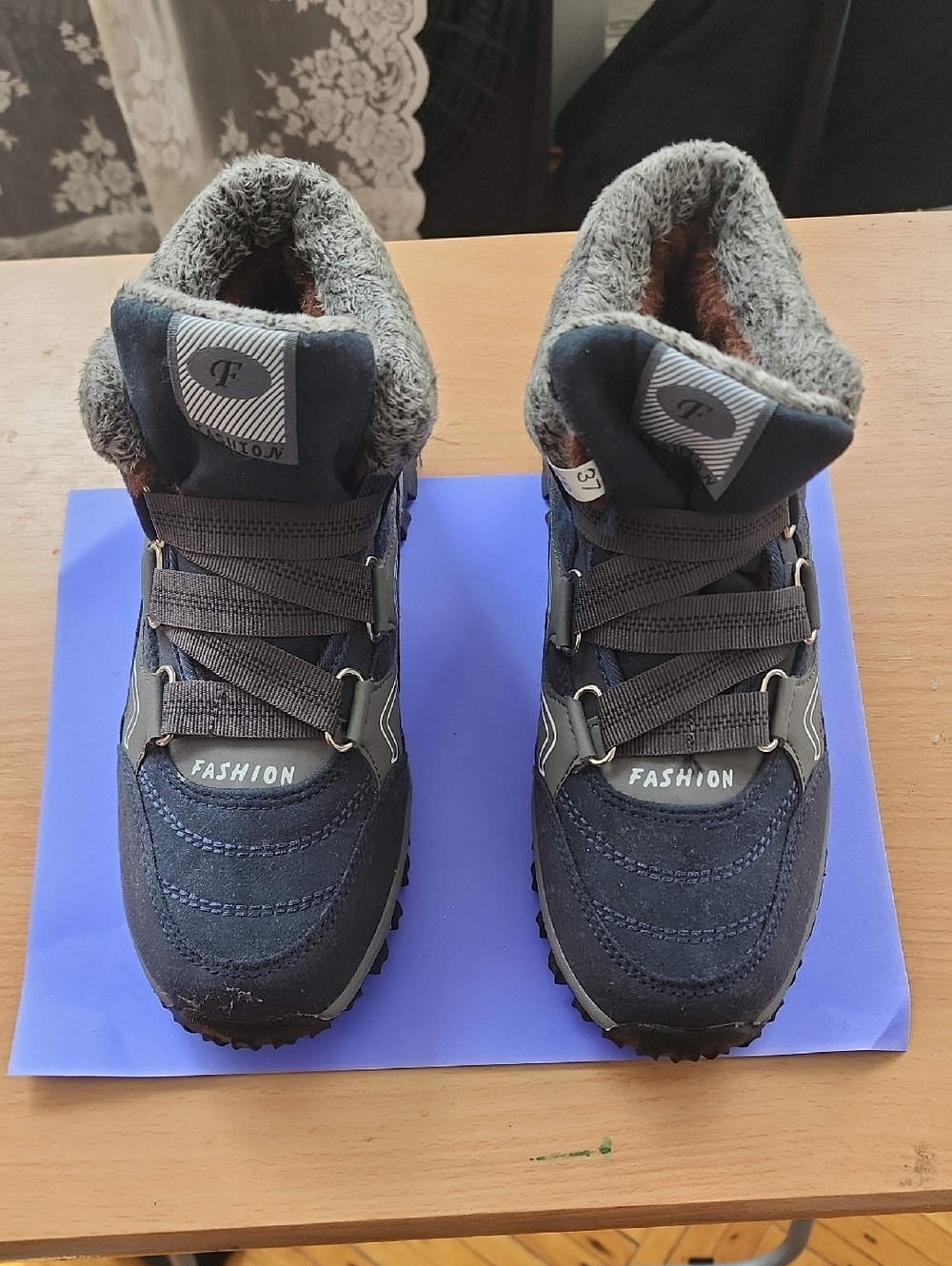 Kids Navy Faux-Fur Lined Fashion Sneakers. New Without Tag